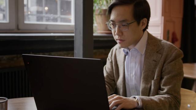 Andy Yen leitet den sicheren E-Mail-Dienst Proton und warnt vor dem geplanten Ausbau der Überwachung durch den Dienst ÜPF.