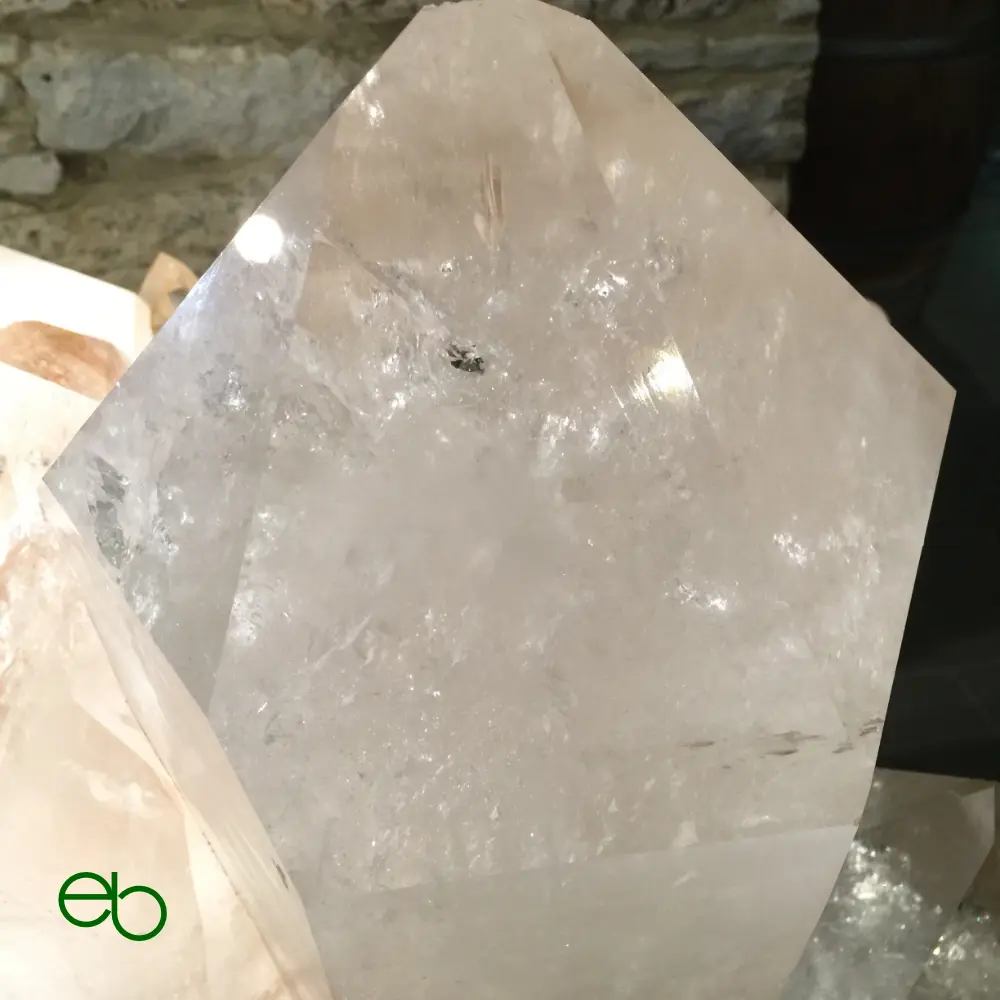 Hexagonal white quartz